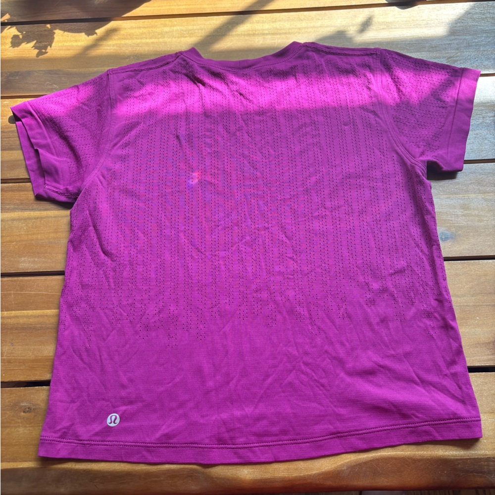 Fucshia lululemon short sleeve shirt EUC - Picture 2 of 5